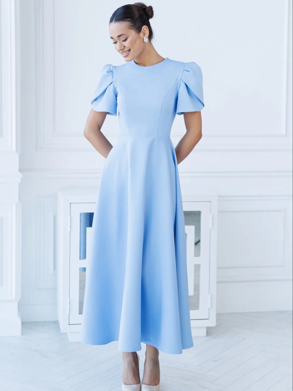 Chic Powder Blue Puff-Sleeve Midi Dress